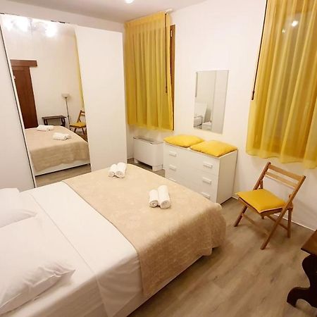 Calle Dei Guardiani Rooms Венеція Екстер'єр фото